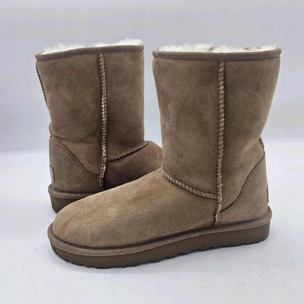 UGG Classic Short II Boots Chestnut Size 6 Cozy Winter